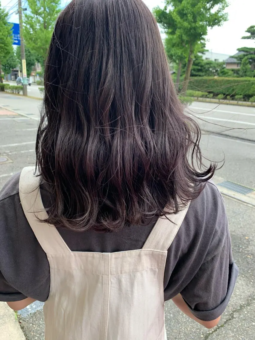 セミロング パープルカラー ヘアカラー トリートメント 舘谷 愛莉のヘアスタイル