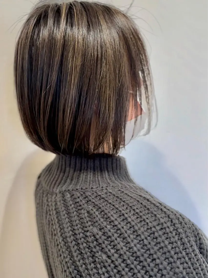 ショート カラー バレイヤージュ 透明感カラー ダブルカラー イヤリングカラー グレージュ カット ヘアカラー トリートメント 白髪ぼかしハイライト 💫ミネ　ヒロシのヘアスタイル