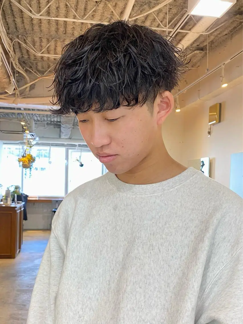 ショート パーマ メンズ メンズパーマ 波巻きパーマ スパイラルパーマ JINKIメンズ特化 メンズカットパーマのヘアスタイル