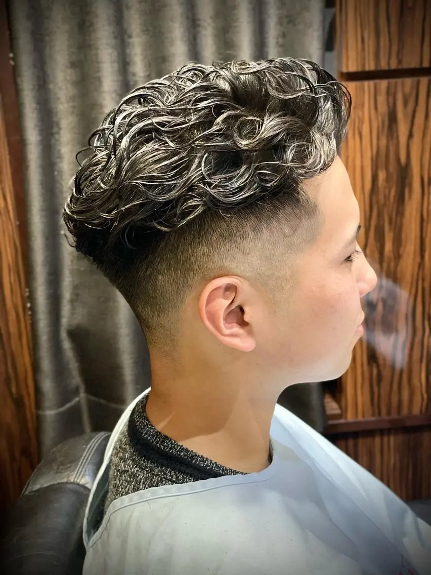 ショート パーマ メンズ 浅見 天翔のヘアスタイル