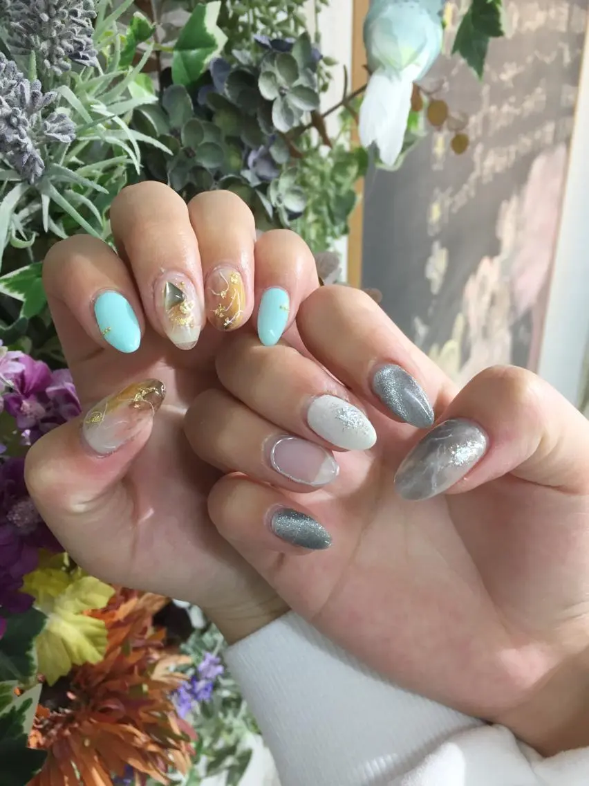 ネイル crystal ⭐︎ colorのネイルデザイン