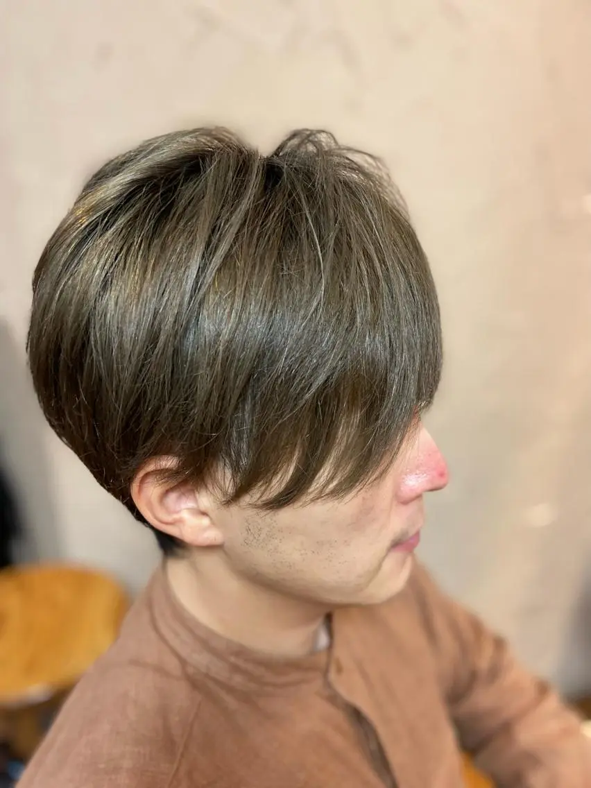 ショート カラー メンズ メンズブリーチ マッシュ アッシュ アッシュグレー アッシュグレージュ 艶髪/髪質改善/ レイヤー/鈴木慎一のヘアスタイル