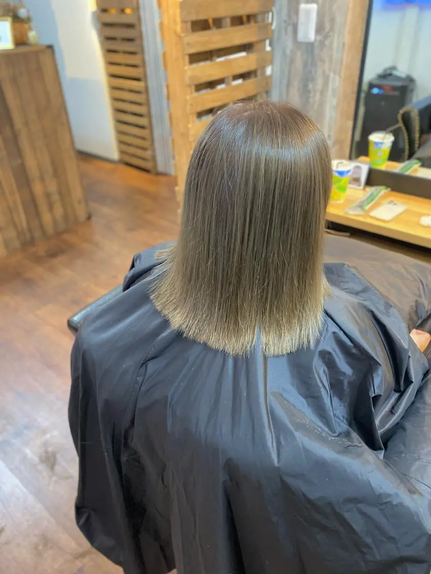 ミディアム カラー ハイトーンカラー 髪質改善 トリートメント Luzir⭐︎ GEN⭐︎のヘアスタイル