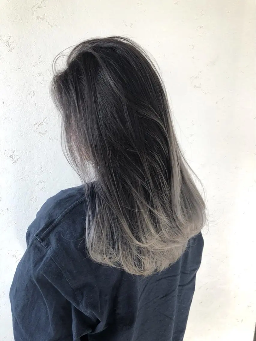 セミロング ハイトーンブリーチ 土坂　由志【京都】のヘアスタイル