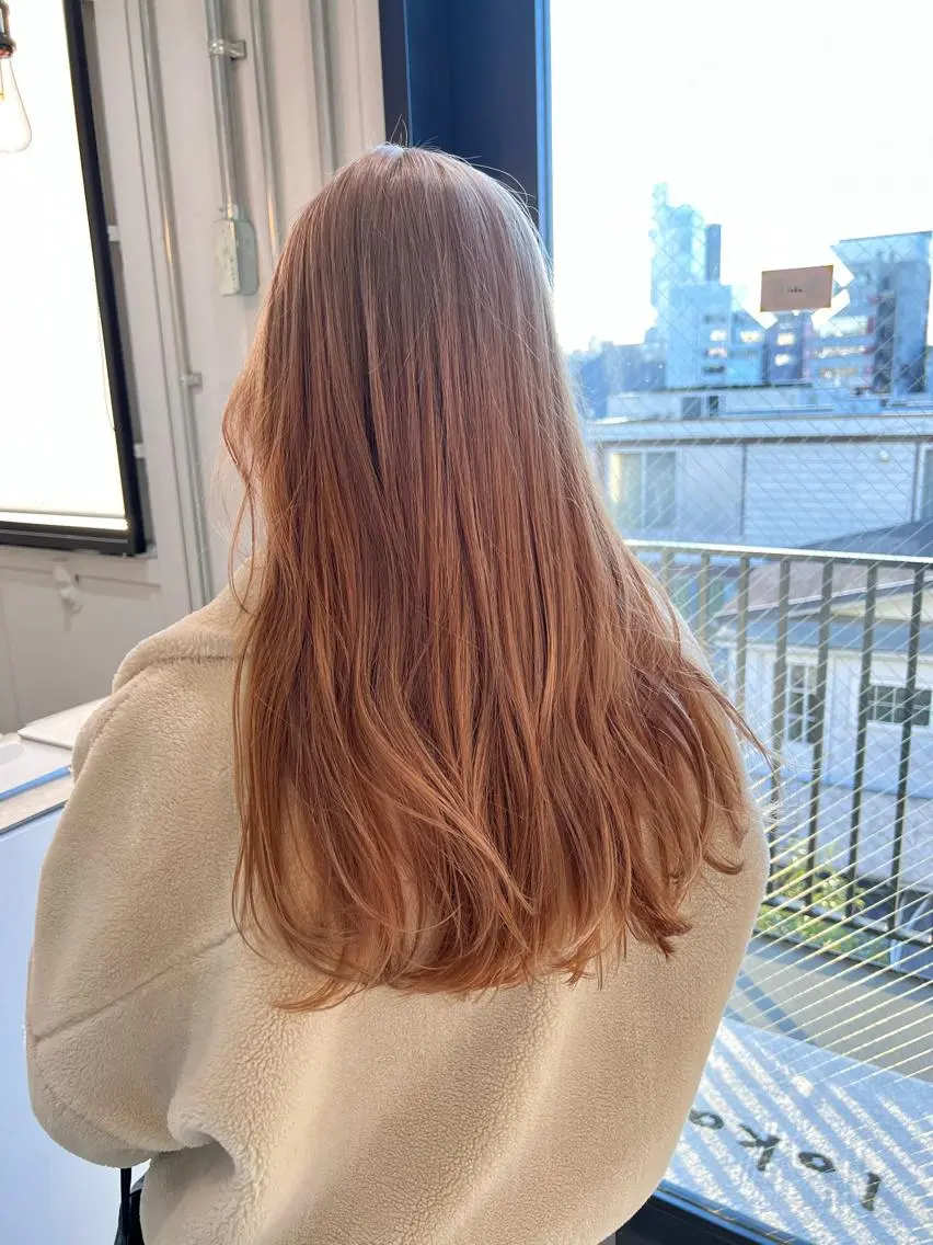 ロング カラー ブリーチ ブロンド 松坂 真衣のヘアスタイル
