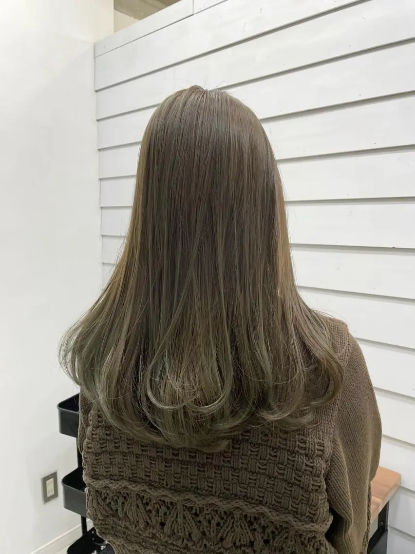 セミロング カラー ベージュカラー オリーブベージュ GISEL 筑紫野店のヘアスタイル