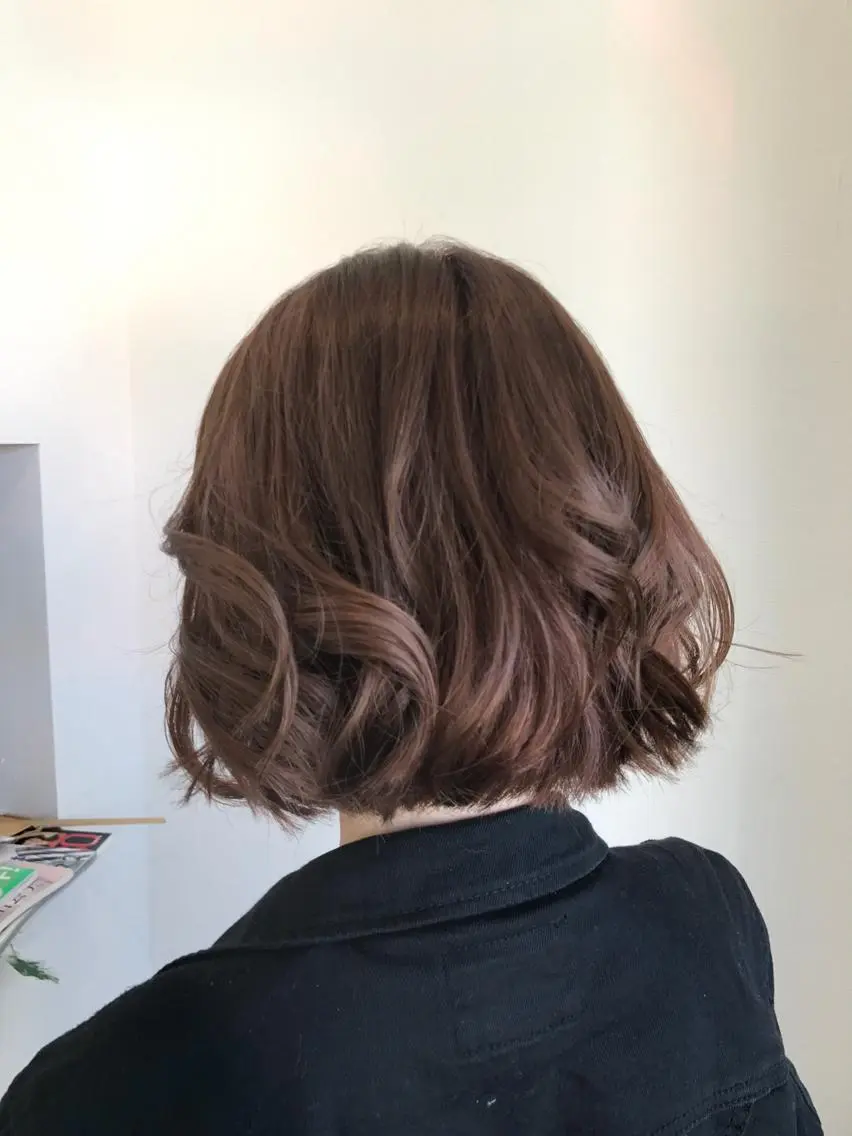 ミディアム カラー レッドカラー 石川 奈緒子のヘアスタイル