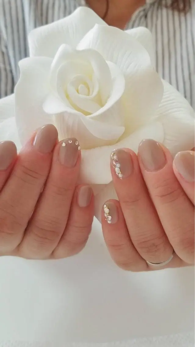 ネイル アートネイル 長さ出し フットネイル グリーン ニュアンスネイル Lily Roseスタッフ一同のマツエク・マツパデザイン