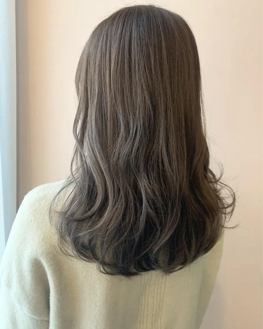 ロング カラー グレージュ オリーブグレージュ オリーブグレー hubhair レイヤー/透明感のヘアスタイル