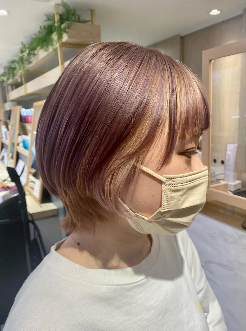ショート カラー ベージュカラー ラベンダーカラー ツートーンカラー BiBi 藤野あゆみのヘアスタイル