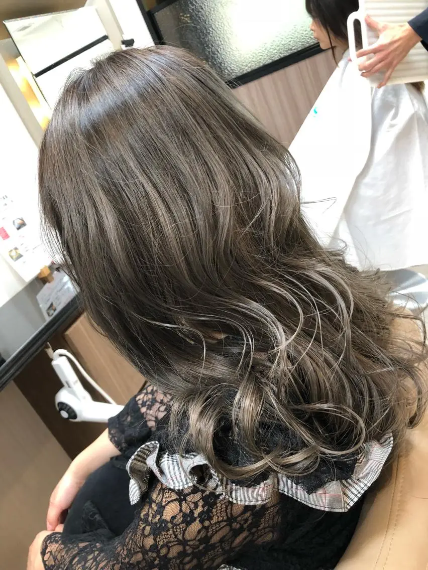 ロング カラー カット ヘアカラー トリートメント 船戸 靖子のヘアスタイル