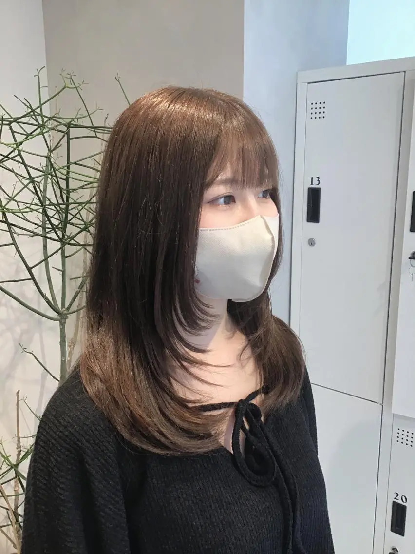 セミロング 顔周りカット レイヤーカット トリートメント カット ヘアカラー トリートメント 透明感カラー✨艶髪 制作🌱山根あゆみのヘアスタイル