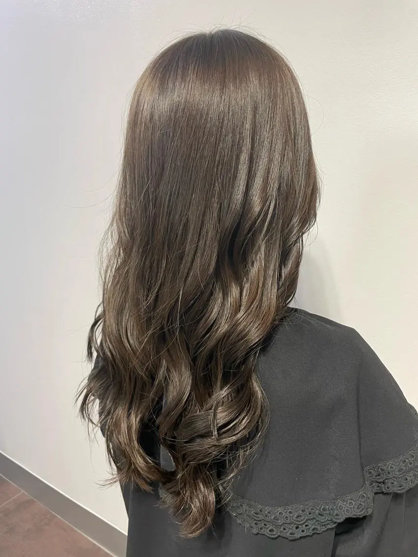 ロング 黒岩 明日美のヘアスタイル