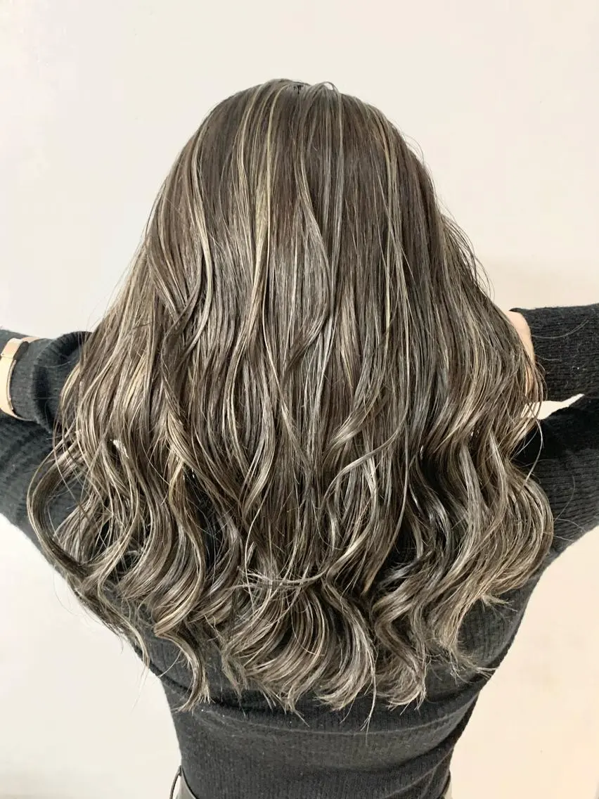 ロング 韓国レイヤーカット KOUKIのヘアスタイル