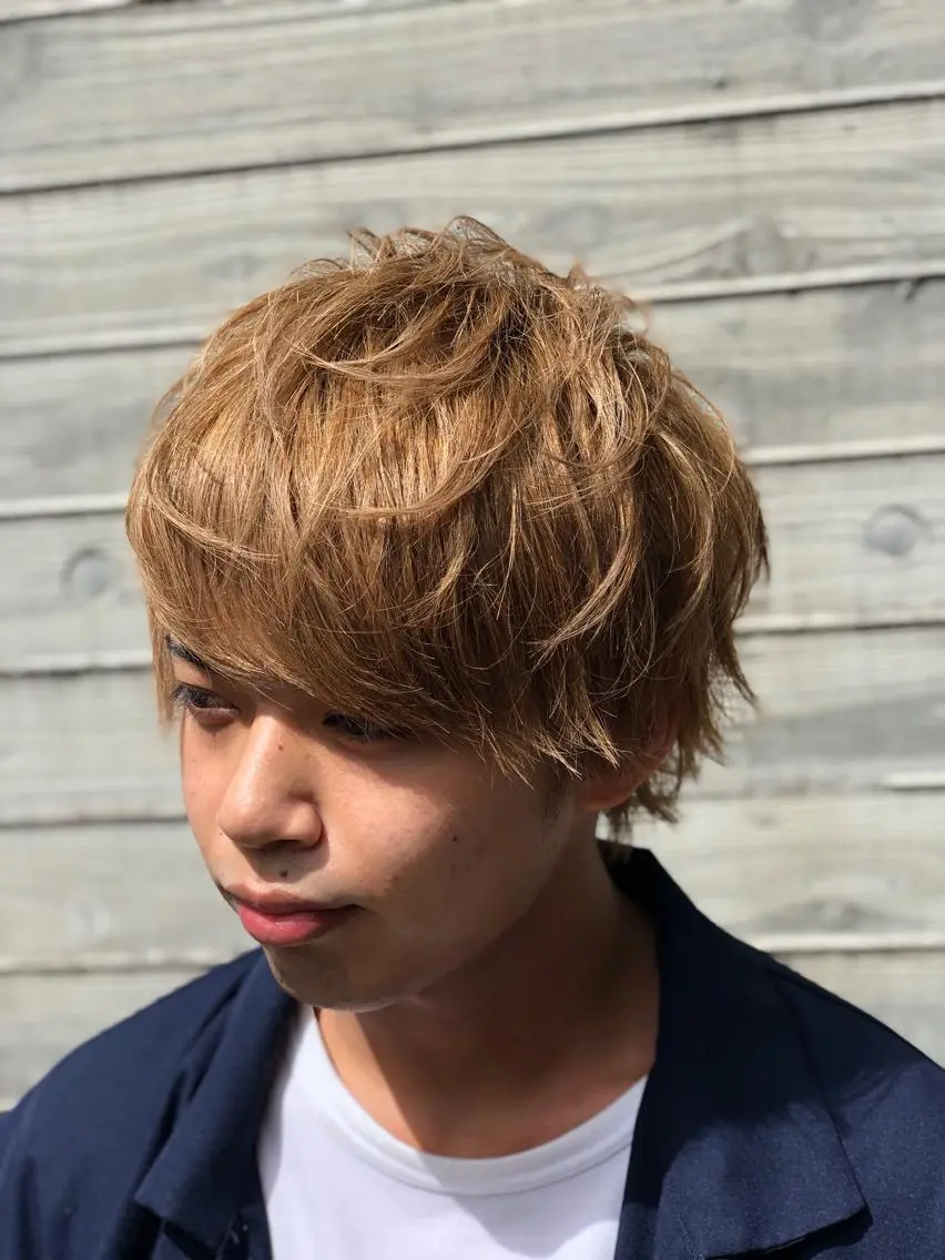 ショート カラー メンズ マッシュ ショートヘア 外ハネヘア THINK SHOP KANTAのヘアスタイル