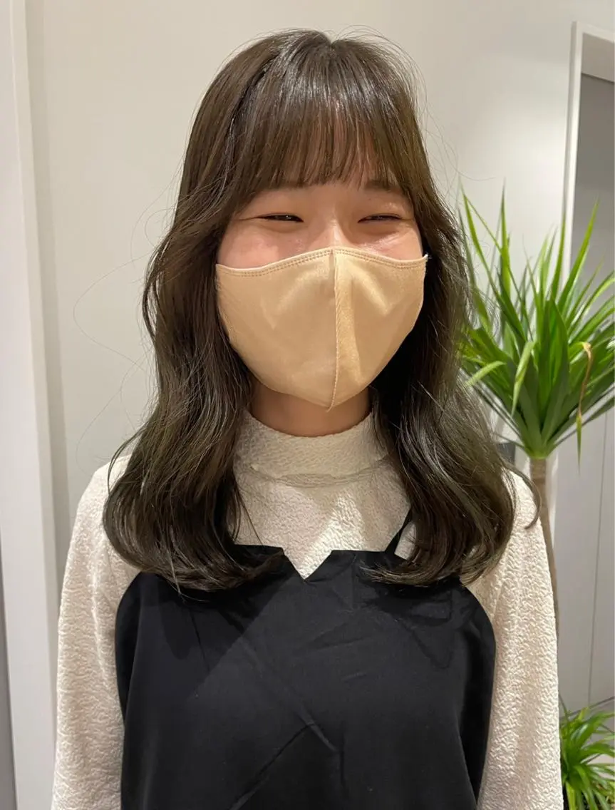 セミロング カラー ベージュカラー オリーブベージュ ヘアカラー ベージュ🤎透明感 カラー🤎anriのヘアスタイル