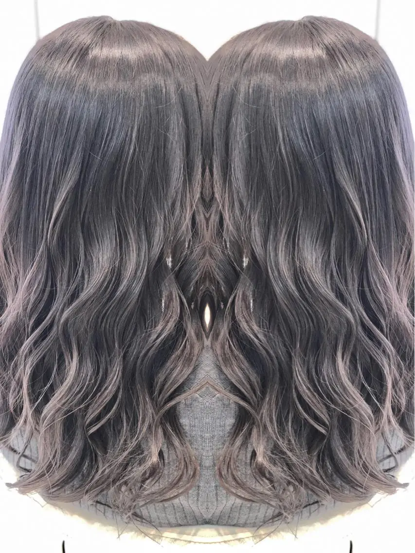 ロング カラー ブリーチ ケアブリーチ 透明感カラー グレージュ ハイライトカラー 永島 桜のヘアスタイル