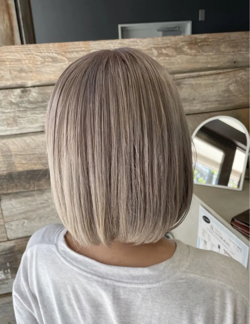 ショート ボブ andKおもろまち店 艶ダブルカラー✨のヘアスタイル
