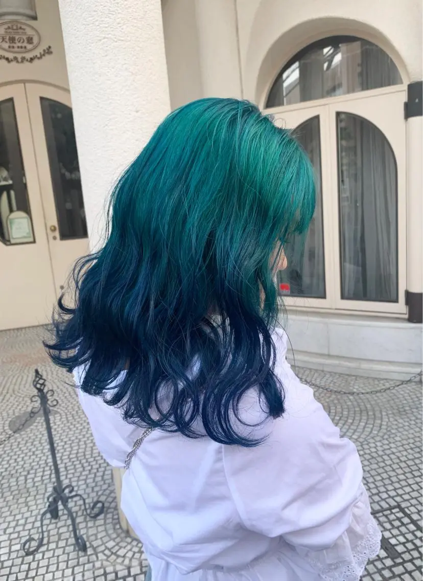 ミディアム カラー ブルーカラー 色落ちまでキレイに! !女性サロンのヘアスタイル
