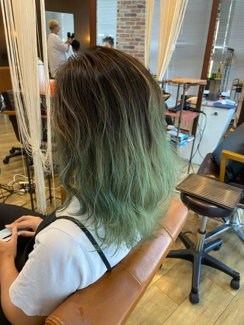 ミディアム カラー ミント 川本 あゆのヘアスタイル