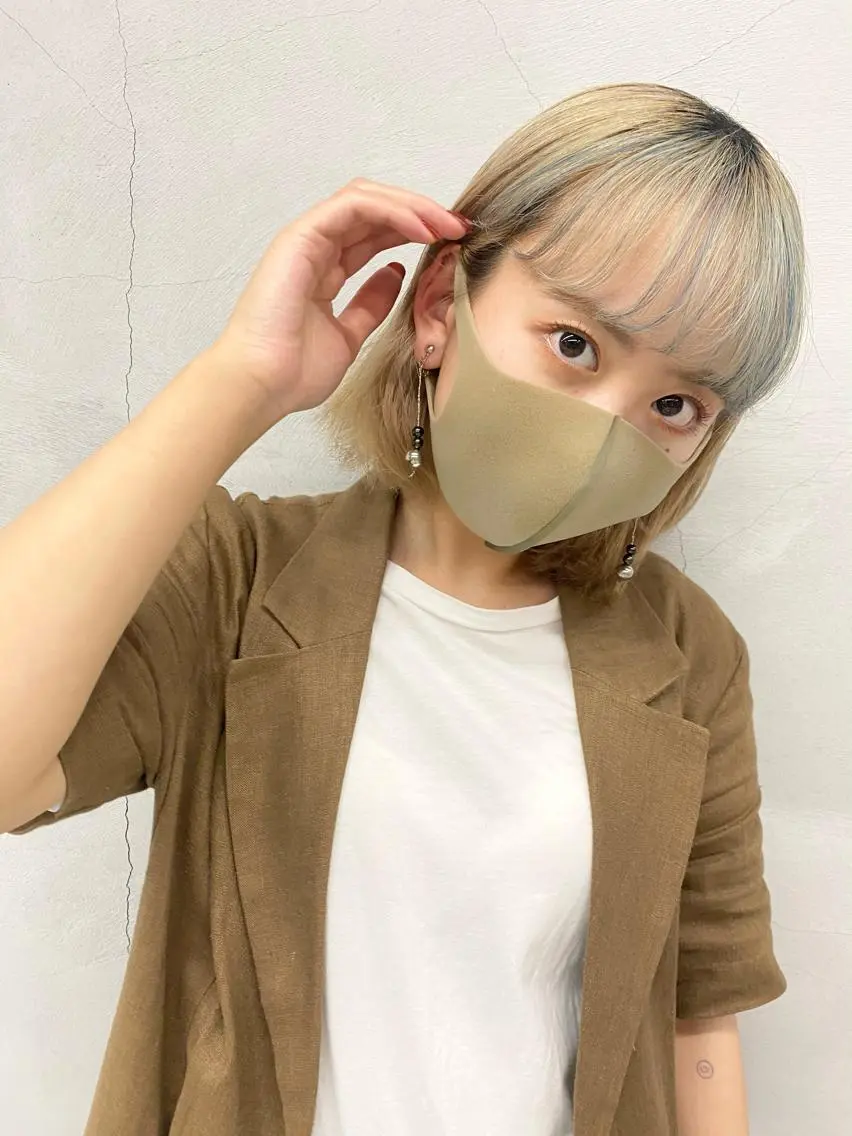 ショート カラー ベージュカラー ブリーチ ブルーカラー 🩷ハイトーン透明感 レイヤー🩷ユリカのヘアスタイル
