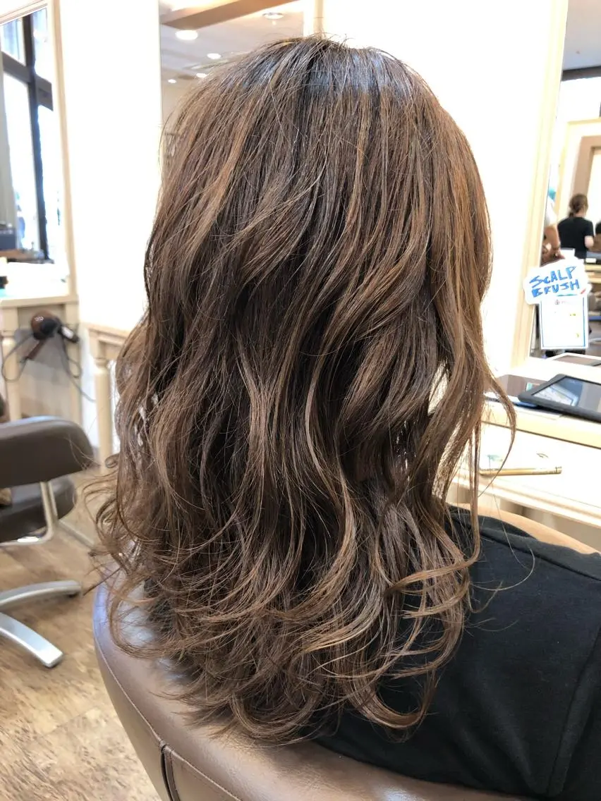 セミロング カラー ハイライトカラー ハイライト ヘアカラー 尚平 40代からの 髪質改善専門のその他イメージ