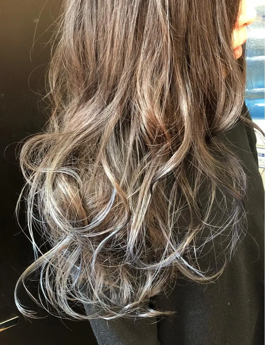 ロング ヘアと眉Otsuka Hikari💆‍♀のヘアスタイル