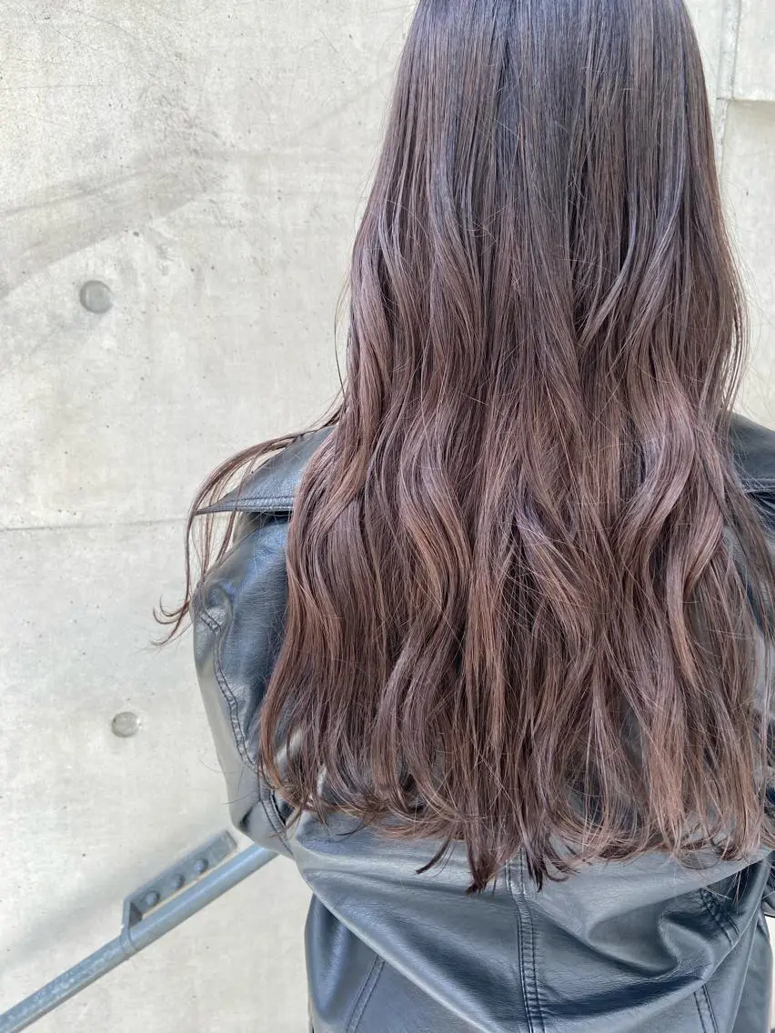 ロング なつめ🐶ショート ベージュカラーのヘアスタイル