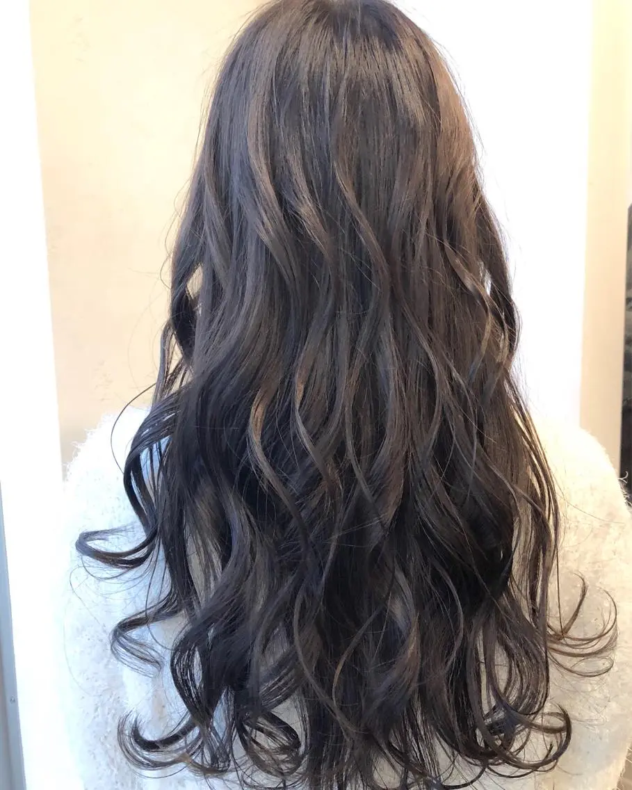 ロング カラー グレージュ TOWA 野村　コウダイのヘアスタイル
