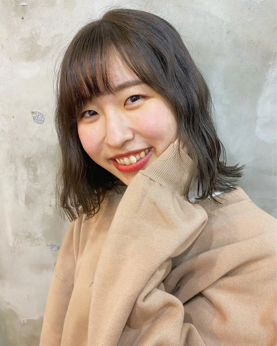 ミディアム カラー アッシュ ベージュカラー オリーブベージュ 志賀 あずみのヘアスタイル