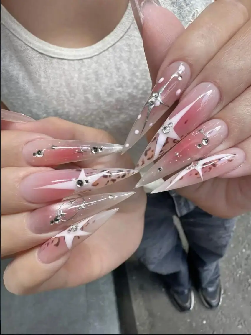 ネイル アートネイル 長さ出し フレンチネイル ジェルネイル ガーリー ハンドネイル ハンドケア Nova Nailのネイルデザイン