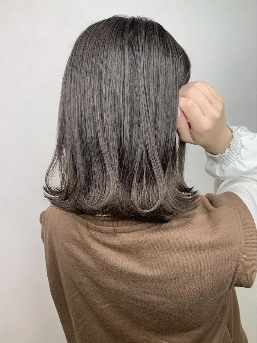 ミディアム カット トリートメント アンダーバーホワイト 堺東店のヘアスタイル