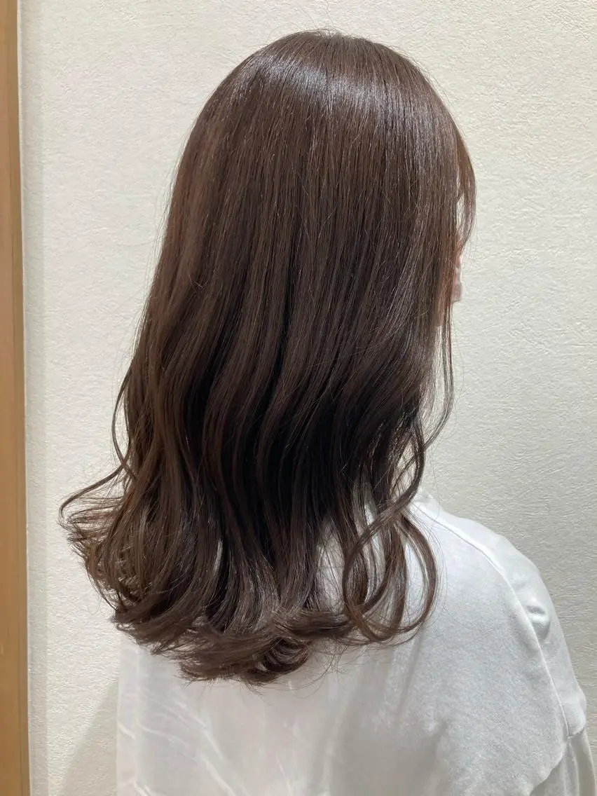 セミロング カラー ベージュカラー cyan SANAMIのヘアスタイル