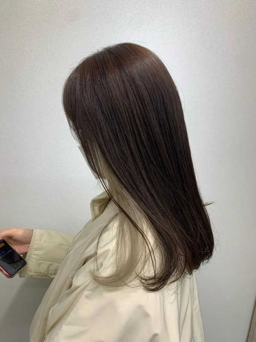 ロング カラー インナーカラー レイヤーカット カット ヘアカラー 小倉 結衣のヘアスタイル