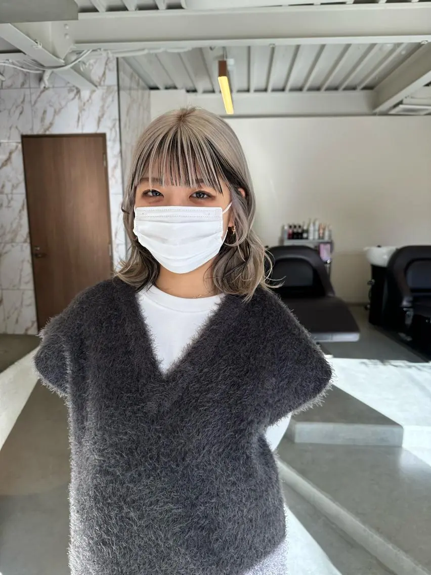 ミディアム カラー シルバー ホワイトシルバー カット ヘアカラー トリートメント ハイトーン×似合わせ 🌱中川慎之介のヘアスタイル