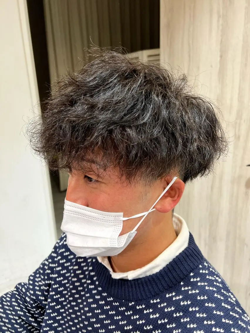 ショート パーマ メンズ EARTH岩楯 優貴のヘアスタイル