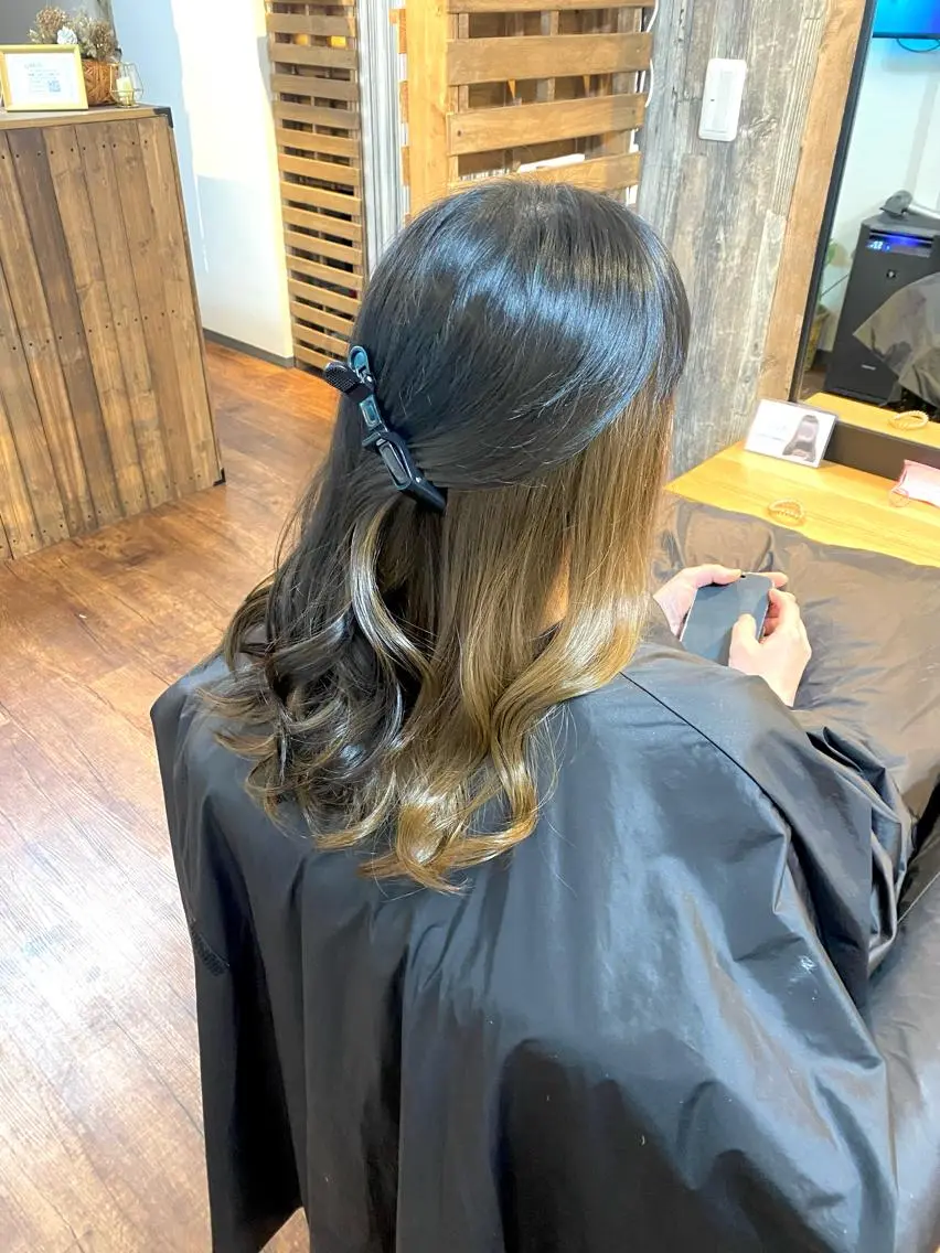 セミロング カラー ブリーチ インナーカラー ブリーチなしカラー カット ヘアカラー トリートメント Luzir⭐︎ GEN⭐︎のヘアスタイル
