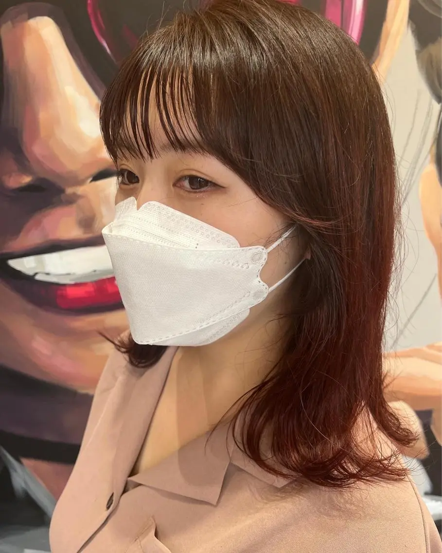 セミロング カラー パーマ ヘアアレンジ メンズ キッズ ネイル マツエク・マツパ アイブロウ 切りっぱなしボブ メンズブリーチ メンズハイライト メンズ韓国風 ブリーチ 久木原 ゆりのヘアスタイル