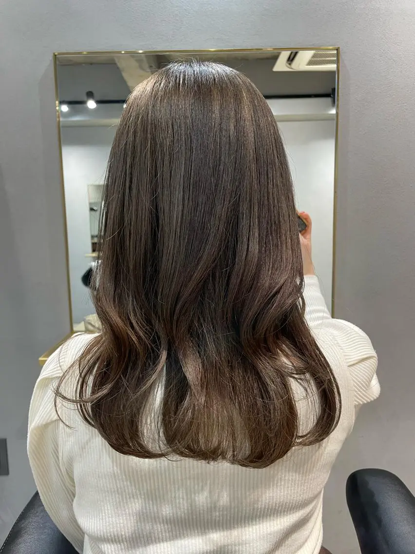 セミロング カラー ベージュカラー 透明感カラー 【表参道】Ruri デジタルパーマのヘアスタイル