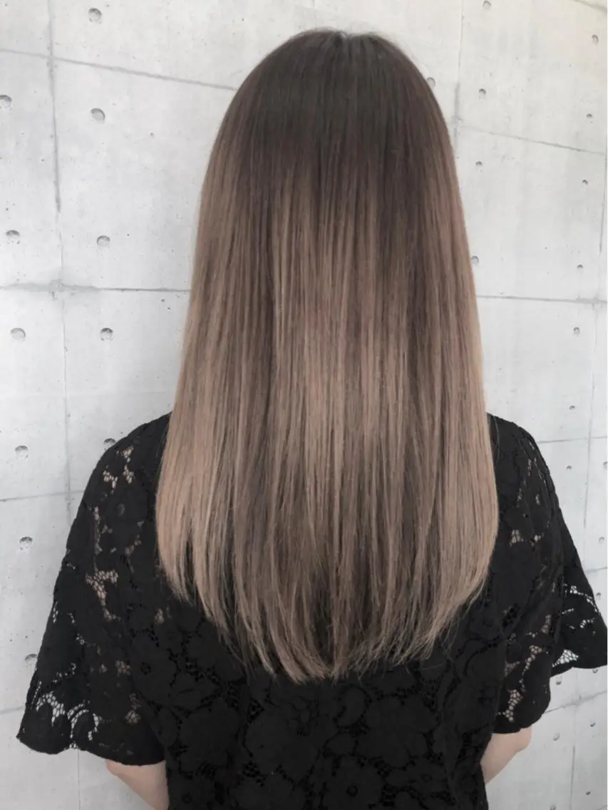 ロング カラー アッシュ アッシュグレー グラデーションカラー 金沢 広美のヘアスタイル