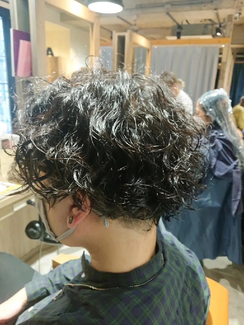 メンズ パーマ カット パーマ トリートメント alushe 岡 陽子のヘアスタイル