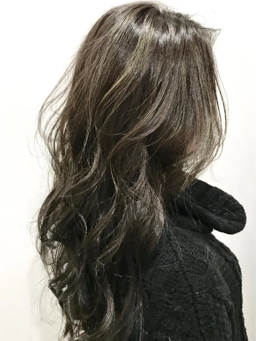 ロング カラー ヘアアレンジ ネイル マツエク・マツパ グレージュ ハイライトカラー ハイライト 井坂 弘人のヘアスタイル