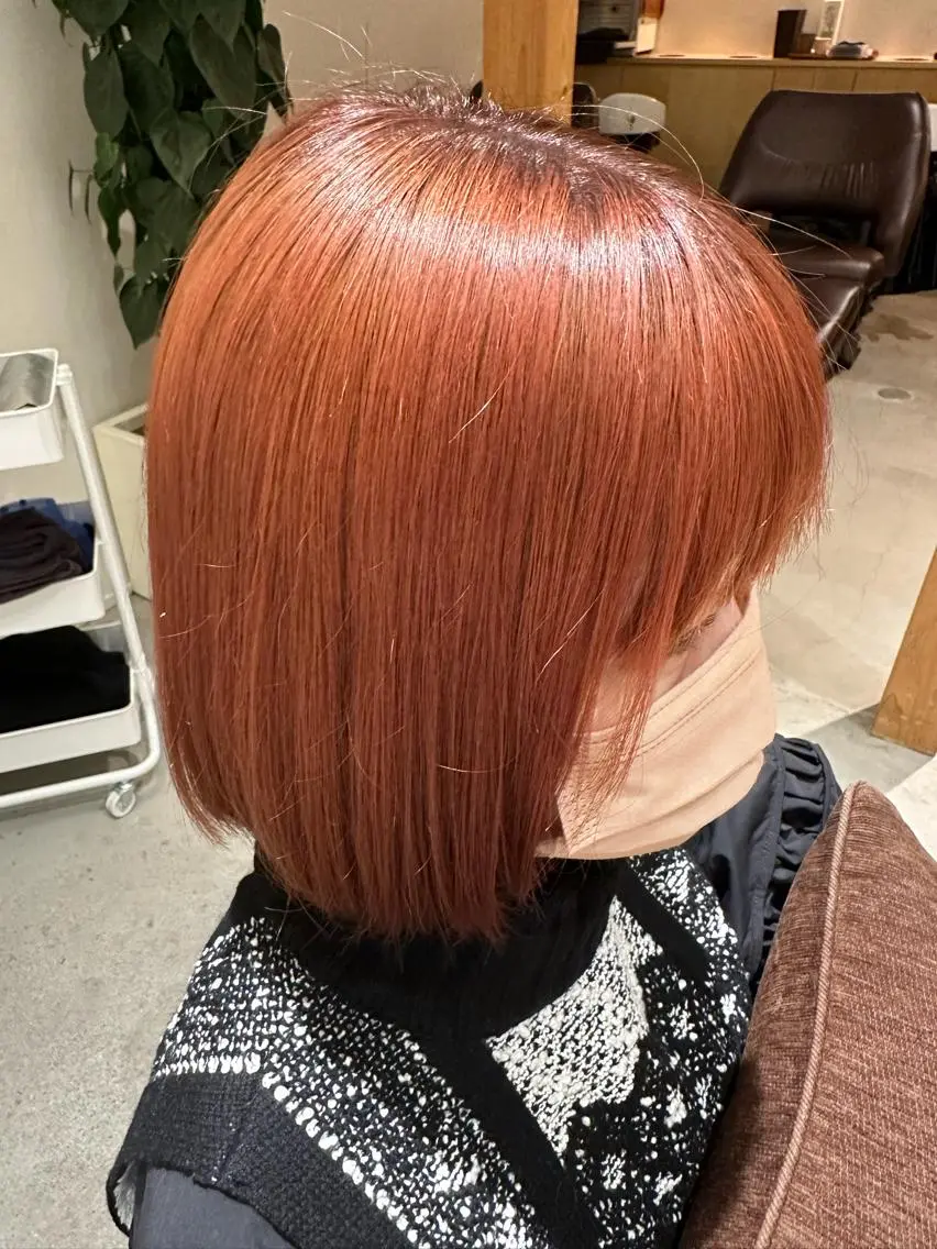 ショート カラー ベージュカラー ブリーチ オレンジ オレンジベージュ . YULIAのヘアスタイル