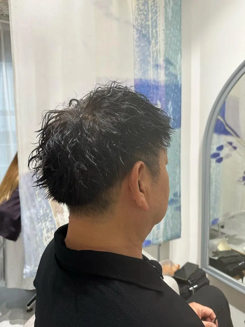 ショート パーマ メンズ メンズパーマ メンズツイストパーマ 波巻きパーマ ツイストパーマ カット パーマ 💎メンズパーマ特化 🥇メンズのプロのヘアスタイル