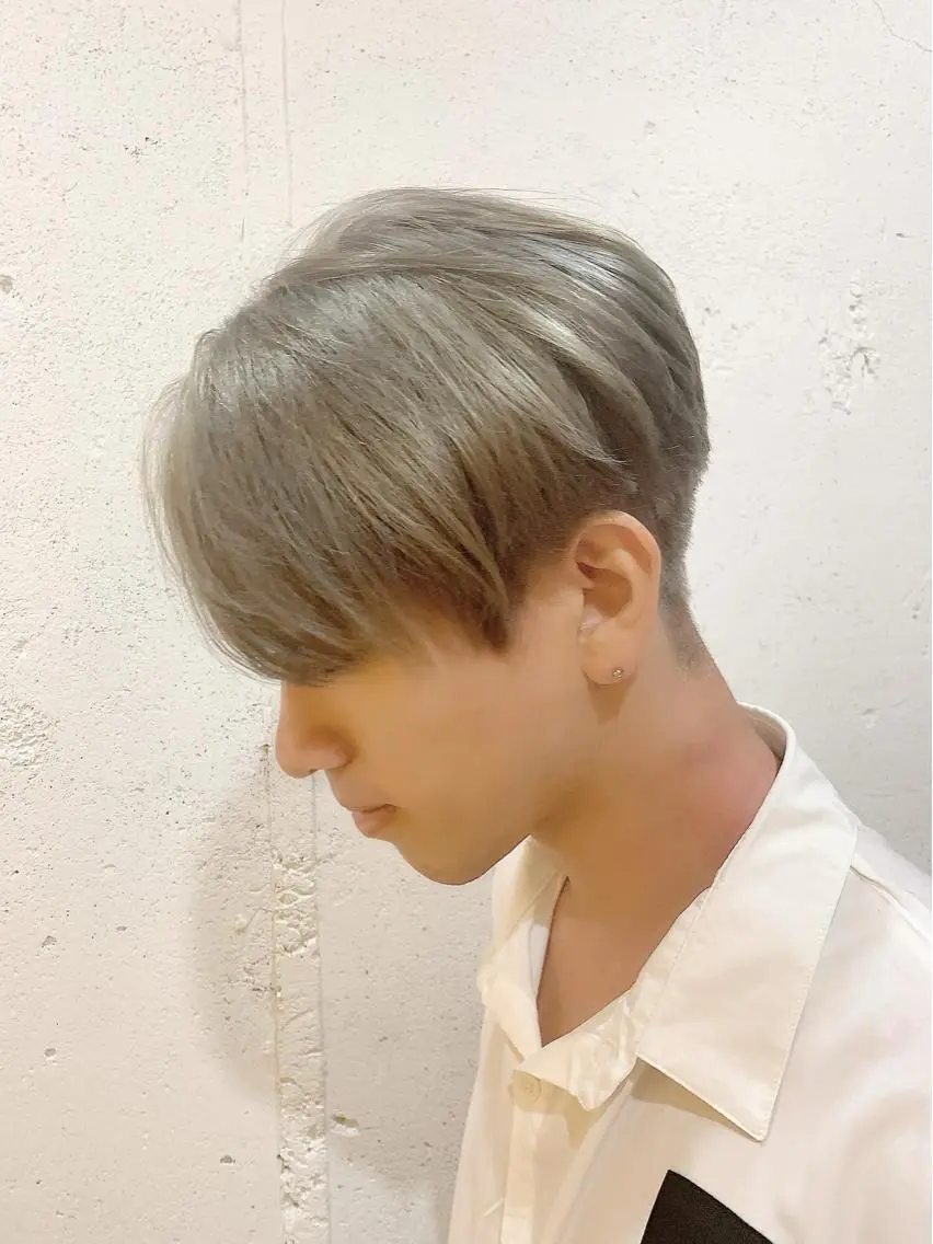 ショート カラー メンズ メンズブリーチ センターパート メンズ韓国風 ハンサムショート ブリーチ ヘアカラー トリートメント 💛丁寧さNo.🥇 🧸片山智裕💛のヘアスタイル