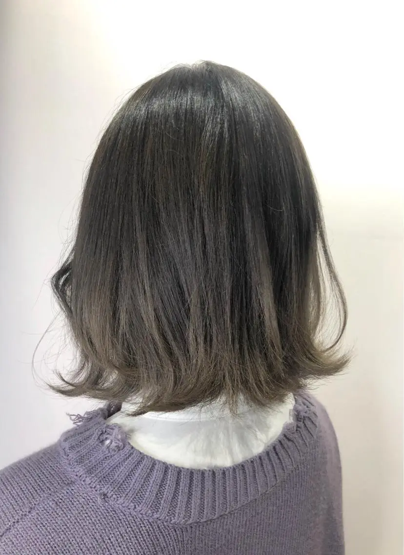 ミディアム カラー ブリーチ グラデーションカラー グレージュ 店長 濱口 花菜 美髪整形のヘアスタイル
