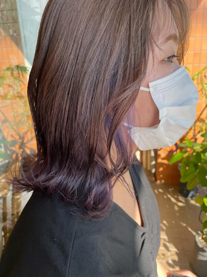 ミディアム カラー ベージュカラー グラデーションカラー バイオレットカラー Era Hatsuneのヘアスタイル