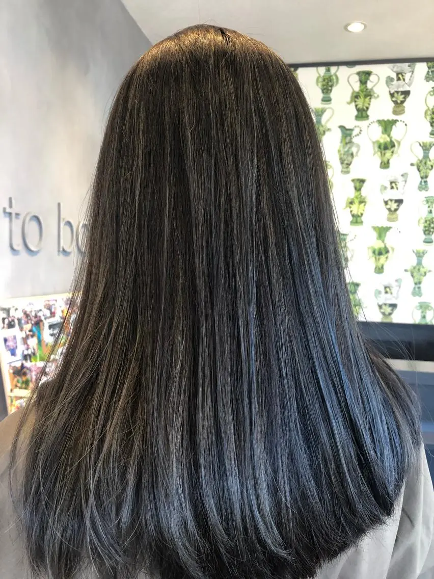 ロング カラー ハイライトカラー ハイライト 長谷川 沙紀のヘアスタイル