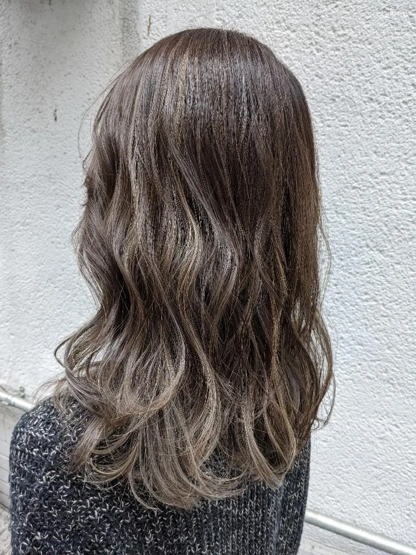 ミディアム カラー グレージュ カット ヘアカラー トリートメント hair salon Zöld.のヘアスタイル