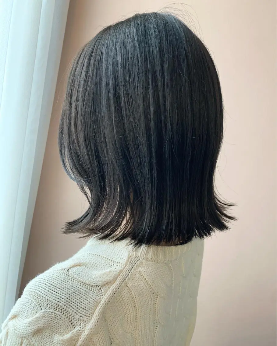 ミディアム カラー 透明感カラー ダークグレー hubhair レイヤー/透明感のヘアスタイル